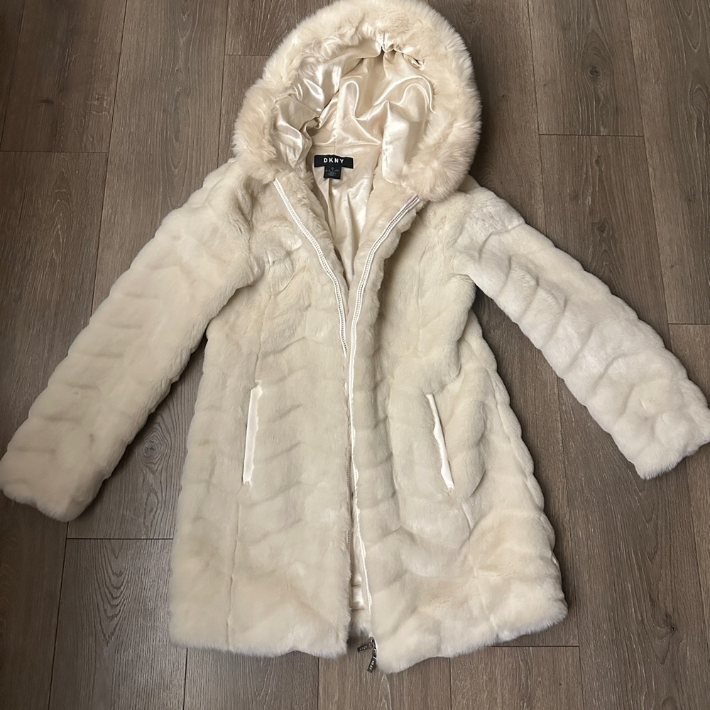 DKNY Women's Cream Faux Fur Coat size small